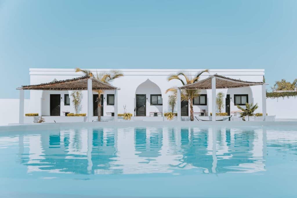 Ανάλυση τιμών ατομικών ταξιδιών: εποχή, μετακινήσεις, επίπεδο διαμονής και εμπειρίες