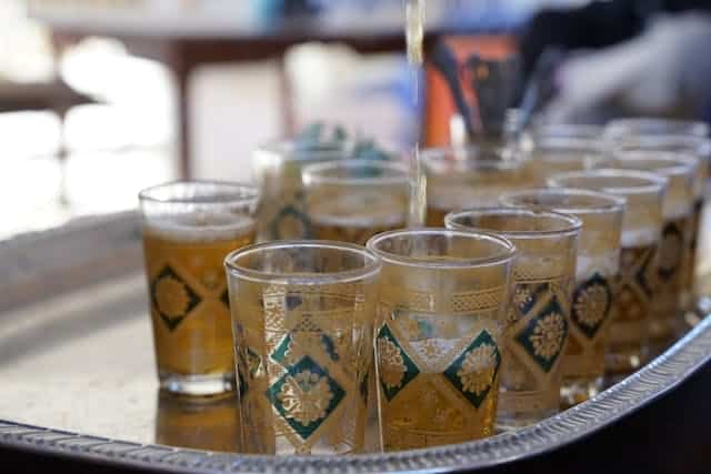 Ατομικό ταξίδι στο Μαρόκο: πολύχρωμες αγορές της Μαρακές